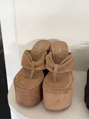 Steve Madden Tan Suede Platform Thong Mules